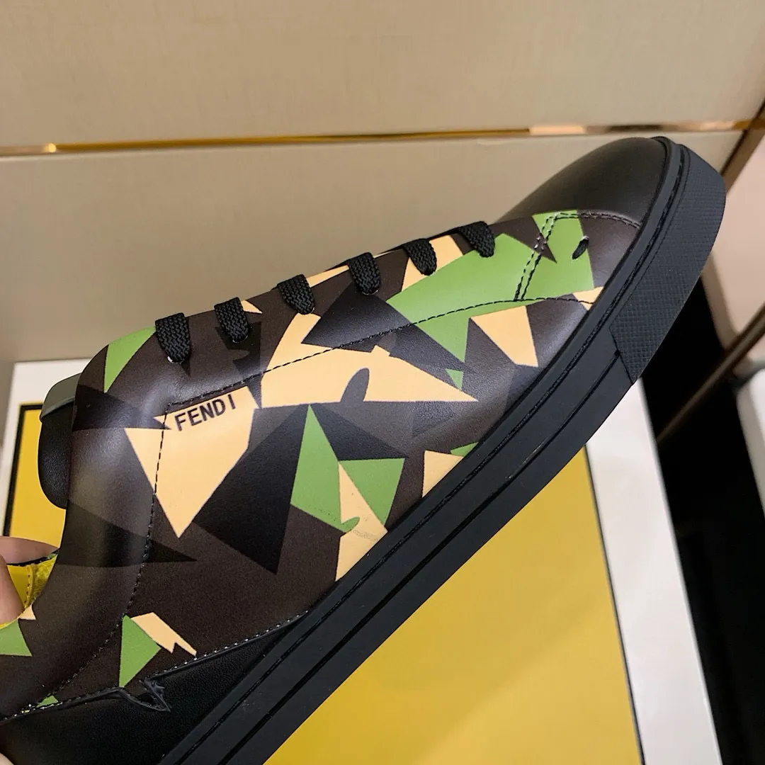 Factory Price: 380💰 Sun] FENDI Classic Comfort Men's, this sophisticated sneaker is handcrafted from soft calfskin. Mesh inner surface, ultra-light rubber material and rough outsole. This unique thin style is suitable for the casual and exquisite sensibility of this season. It is comfortable and natural on the feet. It is an everyday style for casual travel in autumn and winter! Code number: 38/44, customized 45